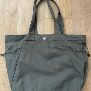 Lululemon athletica Green Tote Bag